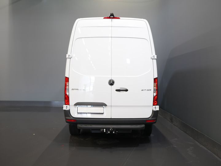 Mercedes-Benz Sprinter Furgoneta 317 1.9 CDI L2H2 Aut. FĂRĂ BPM! Scaun încălzit/ 270 Gr. Uși/ Scaune încălzite/ Navigație/ Cameră/ Cruise control/ Aer condiționat