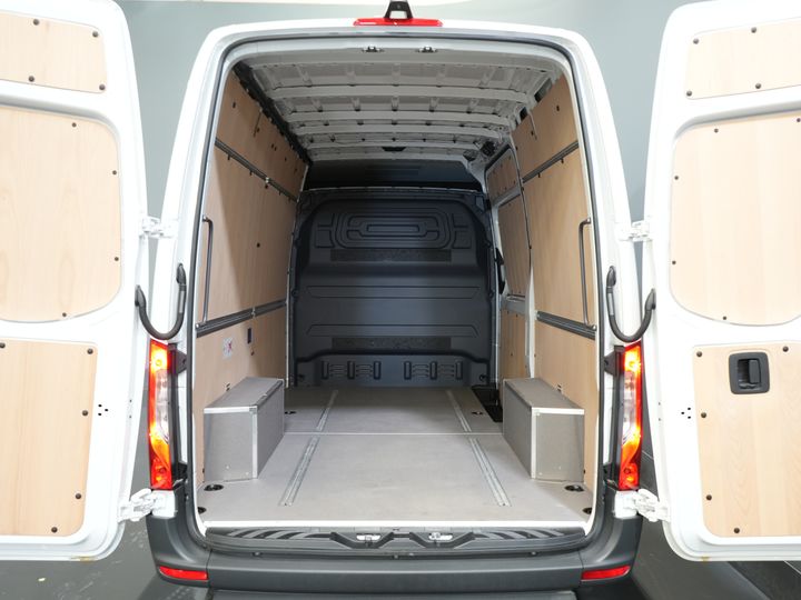 Mercedes-Benz Sprinter Furgoneta 317 1.9 CDI L2H2 Aut. FĂRĂ BPM! Scaun încălzit/ 270 Gr. Uși/ Scaune încălzite/ Navigație/ Cameră/ Cruise control/ Aer condiționat