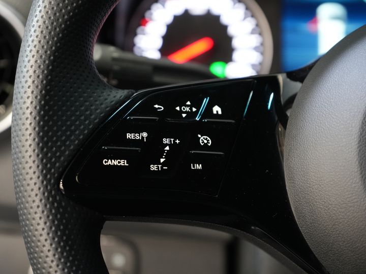 Mercedes-Benz Sprinter Furgoneta 317 1.9 CDI L2H2 Aut. FĂRĂ BPM! Scaun încălzit/ 270 Gr. Uși/ Scaune încălzite/ Navigație/ Cameră/ Cruise control/ Aer condiționat