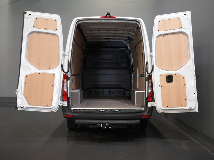 Mercedes-Benz Sprinter Furgoneta 317 1.9 CDI L2H2 Aut. FĂRĂ BPM! Scaun încălzit/ 270 Gr. Uși/ Scaune încălzite/ Navigație/ Cameră/ Cruise control/ Aer condiționat