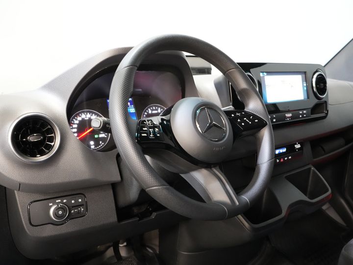 Mercedes-Benz Sprinter Furgoneta 317 1.9 CDI L2H2 Aut. FĂRĂ BPM! Scaun încălzit/ 270 Gr. Uși/ Scaune încălzite/ Navigație/ Cameră/ Cruise control/ Aer condiționat