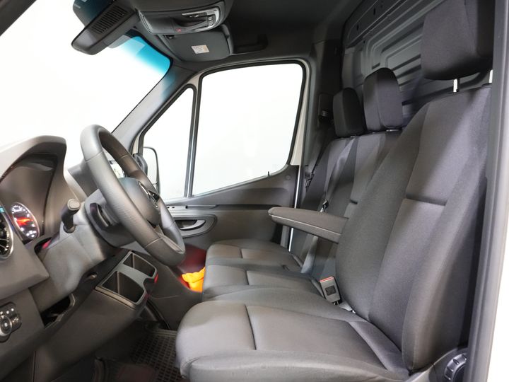 Mercedes-Benz Sprinter Furgoneta 317 1.9 CDI L2H2 Aut. FĂRĂ BPM! Scaun încălzit/ 270 Gr. Uși/ Scaune încălzite/ Navigație/ Cameră/ Cruise control/ Aer condiționat