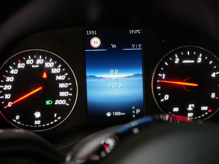 Mercedes-Benz Sprinter Furgoneta 317 1.9 CDI L2H2 Aut. FĂRĂ BPM! Scaun încălzit/ 270 Gr. Uși/ Scaune încălzite/ Navigație/ Cameră/ Cruise control/ Aer condiționat