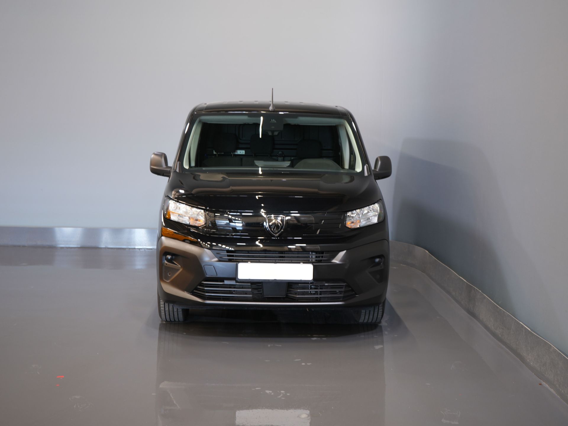 Peugeot Partner Van 1.5 HDi 100 к.с. L2 MARGE ZGAN Virtual Cockpit/ 3перс./ Carplay/ PDC/ Cruise/ Airco