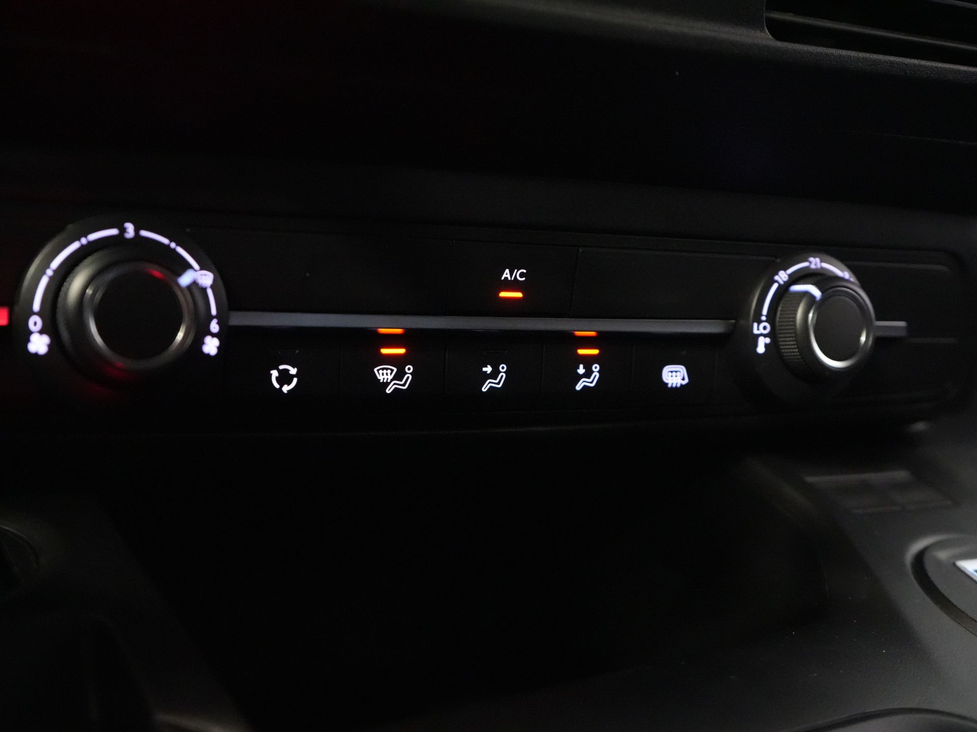 Peugeot Partner Van 1.5 HDi 100 к.с. L2 MARGE ZGAN Virtual Cockpit/ 3перс./ Carplay/ PDC/ Cruise/ Airco