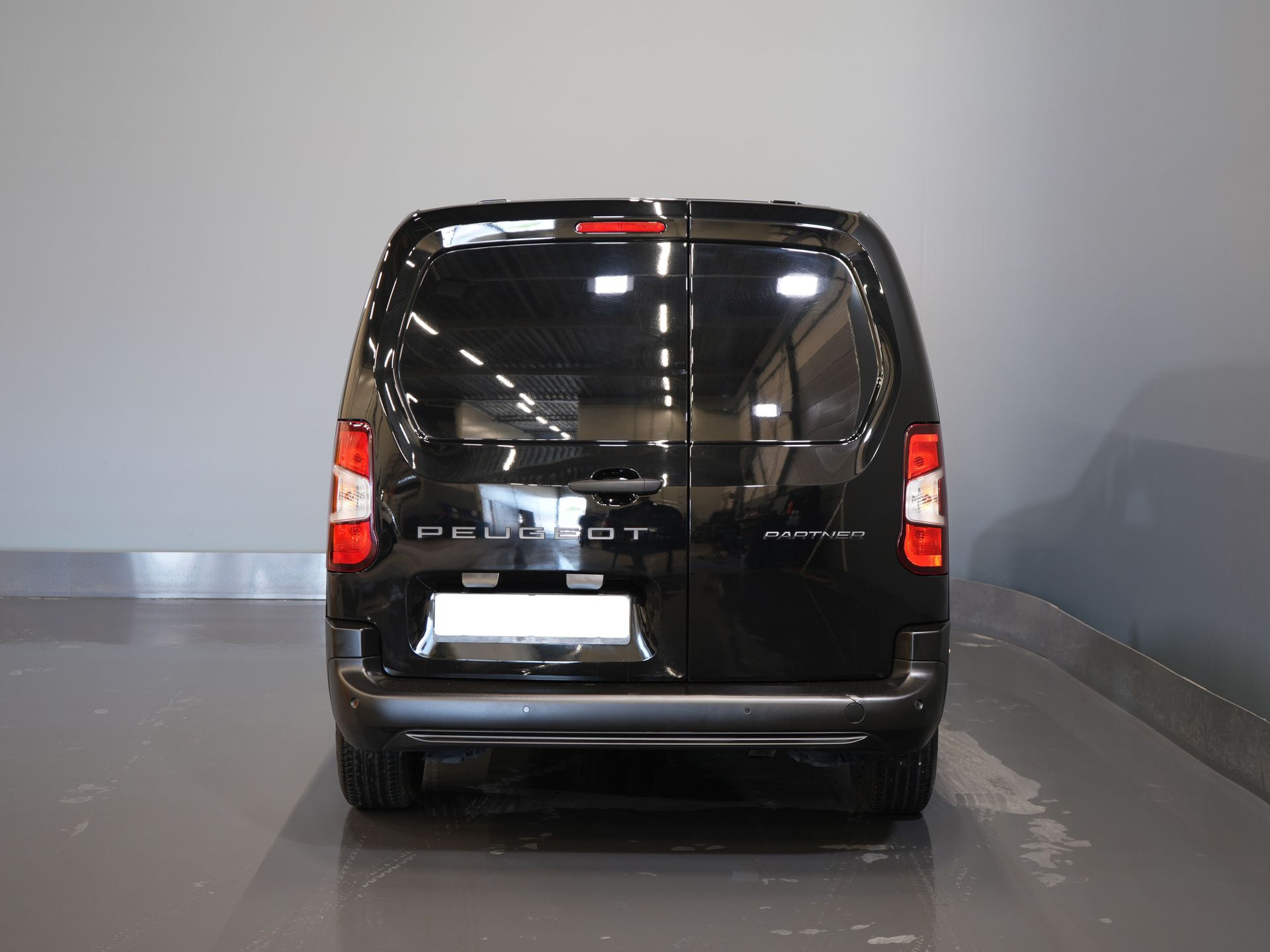 Peugeot Partner Van 1.5 HDi 100 к.с. L2 MARGE ZGAN Virtual Cockpit/ 3перс./ Carplay/ PDC/ Cruise/ Airco