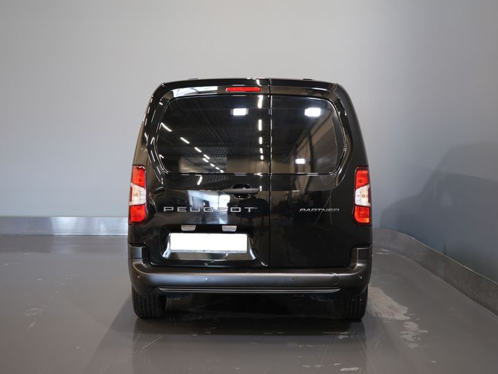 Peugeot Partner Van 1.5 HDi 100 к.с. L2 MARGE ZGAN Virtual Cockpit/ 3перс./ Carplay/ PDC/ Cruise/ Airco