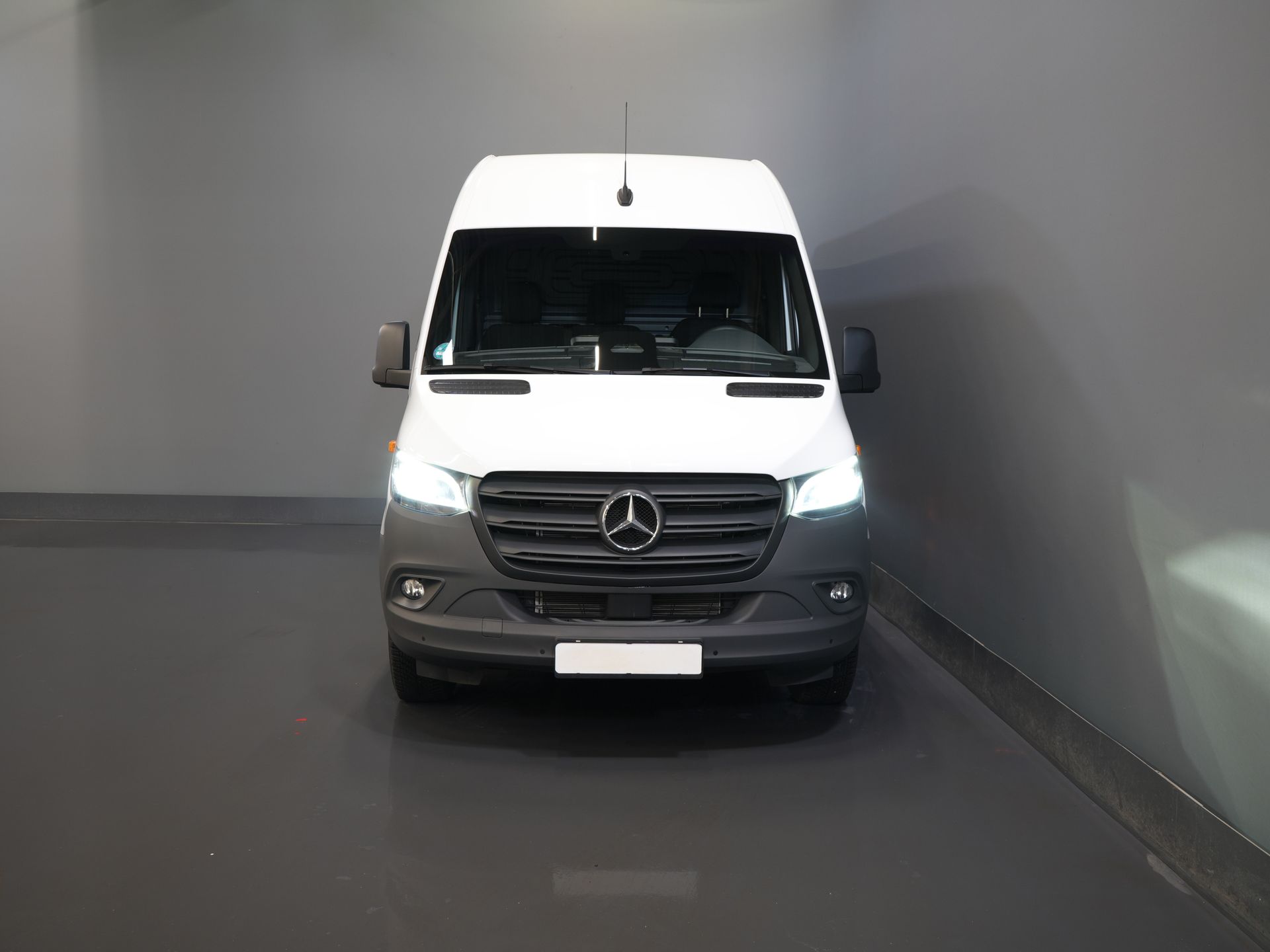 Mercedes-Benz Sprinter Фургон 317 Aut. L2H2 Без ПДВ! LED/ 270 Gr.Двері/ Посилене сидіння/ Підігрів сидінь/ Навігація/ Камера/ PDC/ Обшивка/ Круїз-контроль