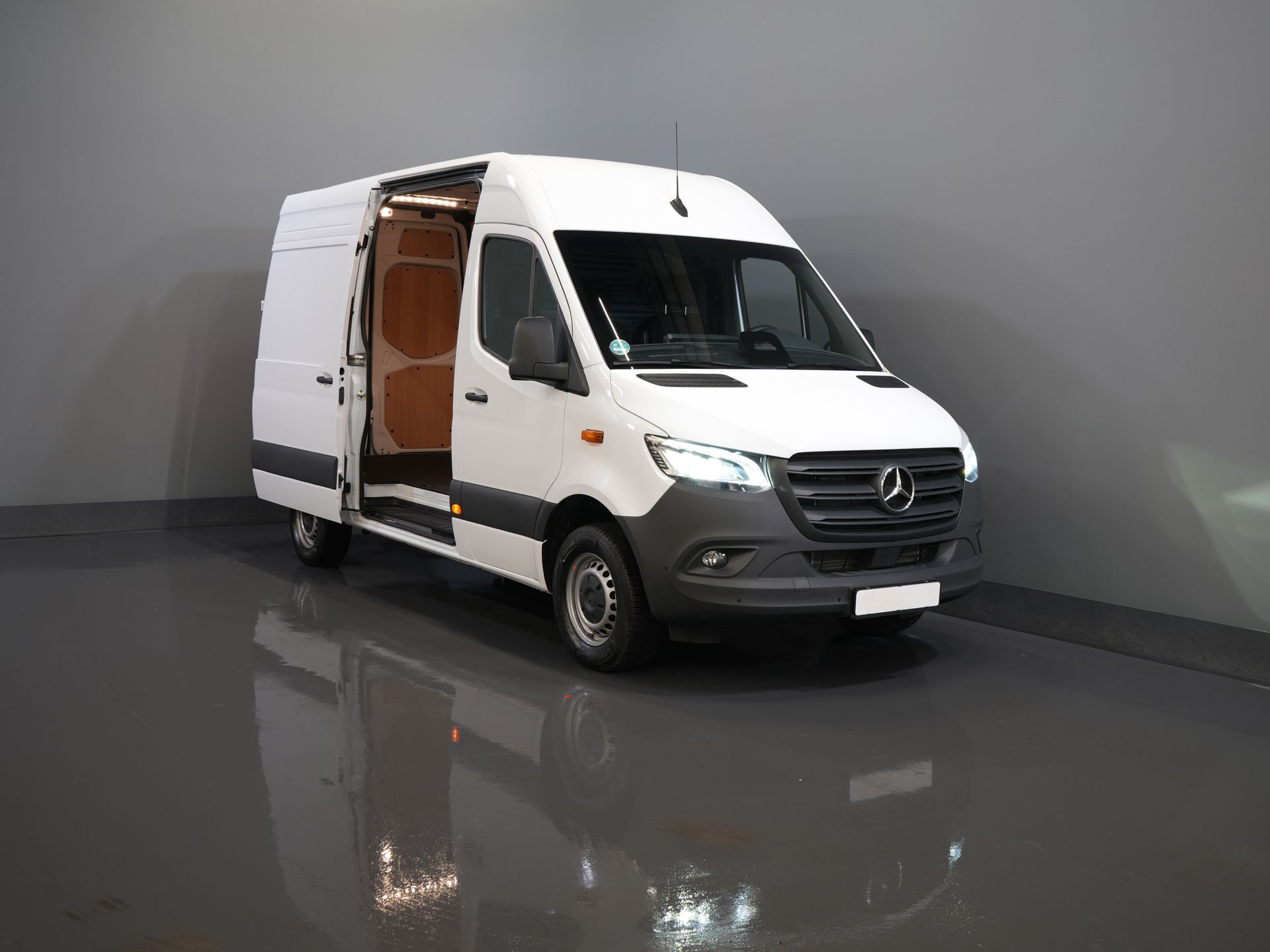 Mercedes-Benz Sprinter Фургон 317 Aut. L2H2 Без ПДВ! LED/ 270 Gr.Двері/ Посилене сидіння/ Підігрів сидінь/ Навігація/ Камера/ PDC/ Обшивка/ Круїз-контроль