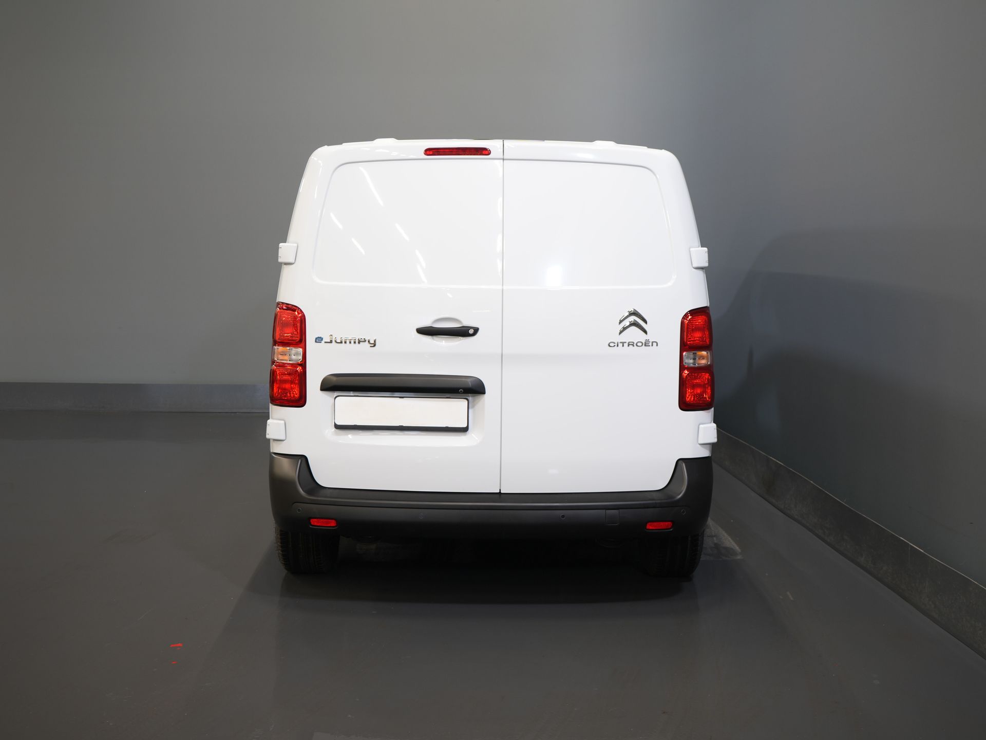 Citroën ë-Jumpy Fourgon L2 75 kWh 330 km WLTP Chargeur rapide/ 3 pers./ Carplay/ Caméra/ PDC/ Régulateur de vitesse/ Climatisation