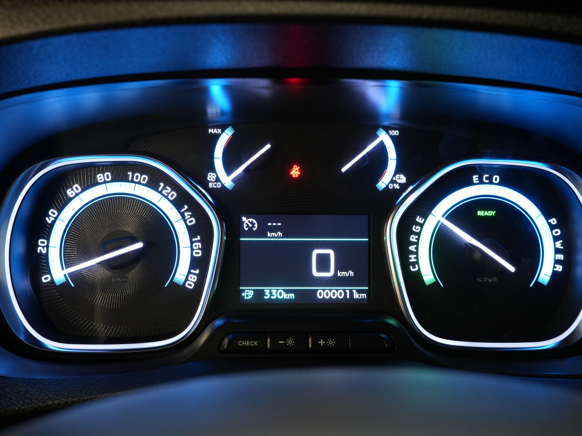 Citroën ë-Jumpy Fourgon L2 75 kWh 330 km WLTP Chargeur rapide/ 3 pers./ Carplay/ Caméra/ PDC/ Régulateur de vitesse/ Climatisation