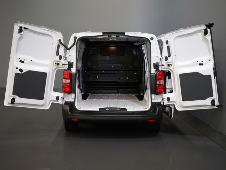 Citroën ë-Jumpy Fourgon L2 75 kWh 330 km WLTP Chargeur rapide/ 3 pers./ Carplay/ Caméra/ PDC/ Régulateur de vitesse/ Climatisation