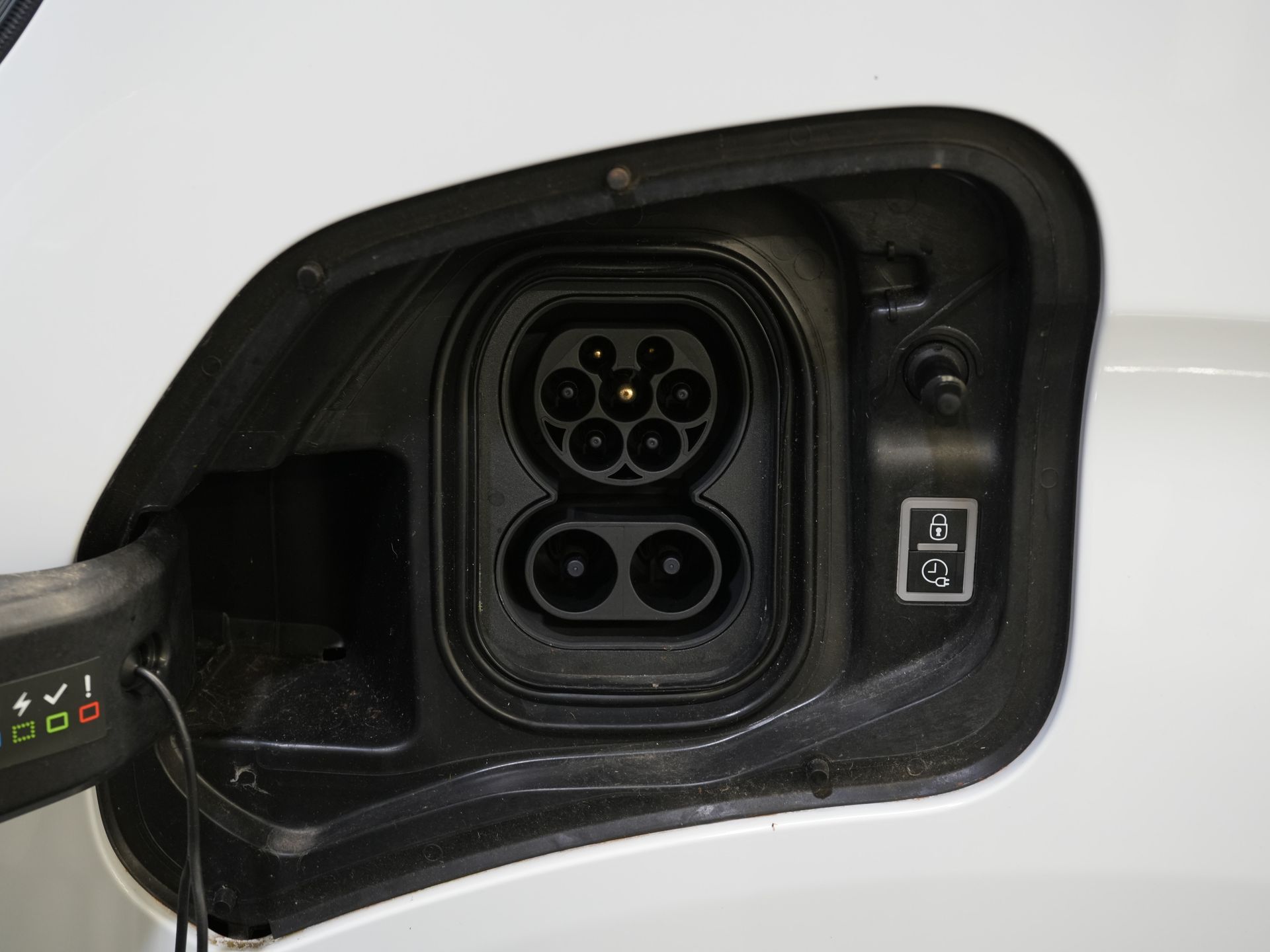 Citroën ë-Jumpy Fourgon L2 75 kWh 330 km WLTP Chargeur rapide/ 3 pers./ Carplay/ Caméra/ PDC/ Régulateur de vitesse/ Climatisation