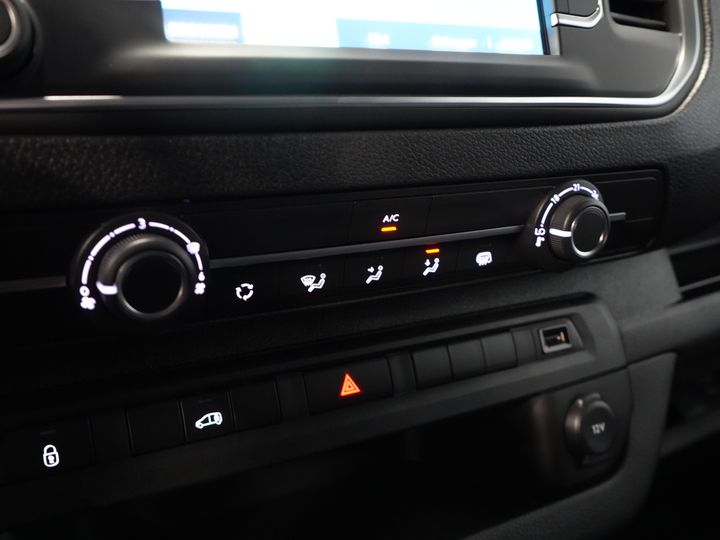 Citroën ë-Jumpy Fourgon L2 75 kWh 330 km WLTP Chargeur rapide/ 3 pers./ Carplay/ Caméra/ PDC/ Régulateur de vitesse/ Climatisation