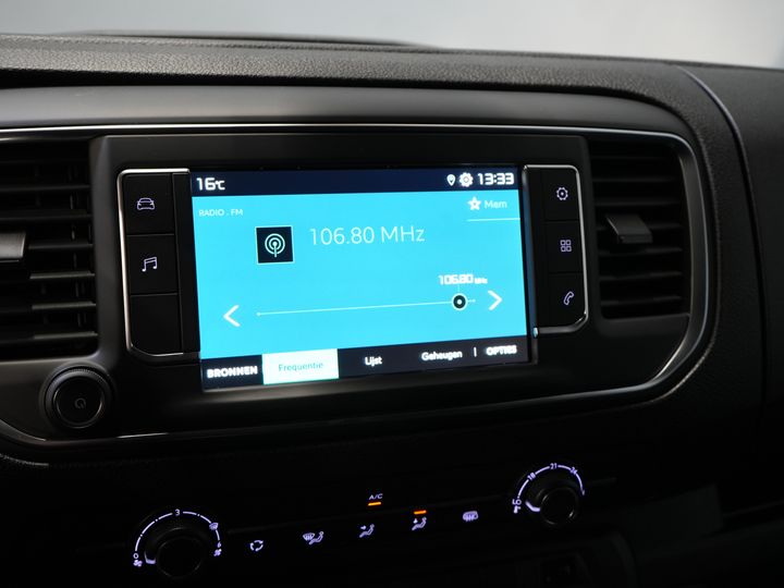 Citroën ë-Jumpy Fourgon L2 75 kWh 330 km WLTP Chargeur rapide/ 3 pers./ Carplay/ Caméra/ PDC/ Régulateur de vitesse/ Climatisation