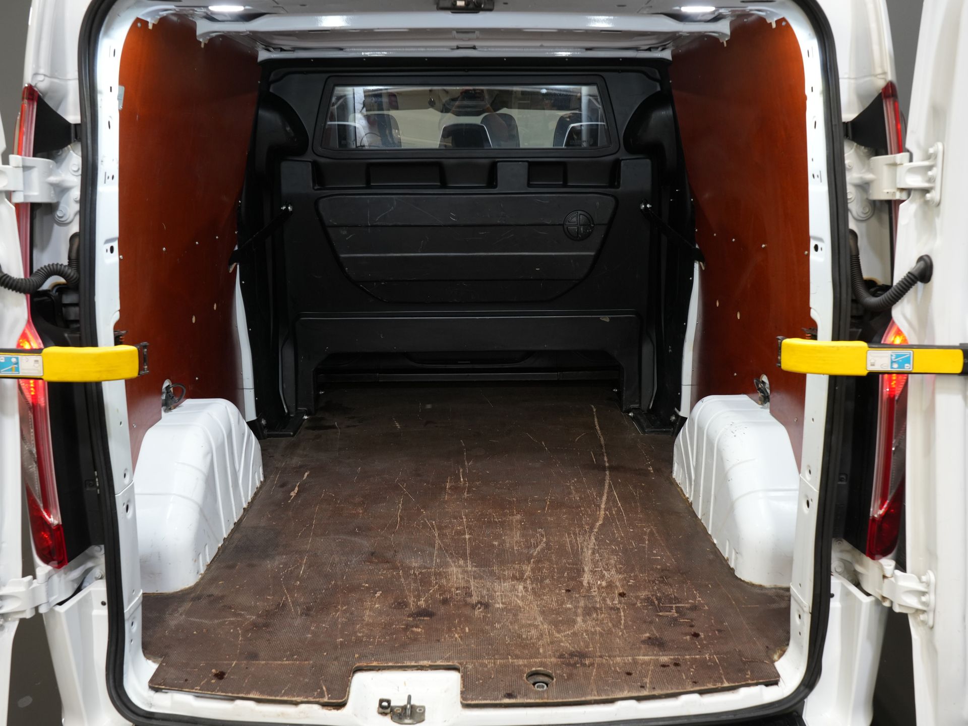 Ford Transit Custom Van 340 2.0 TDCI 130 hp L2 Double Cab DC BPM FREE! 6 Pers./ 2.8t Trekverm./ PDC/ Cruise/ Towbar/ Airco