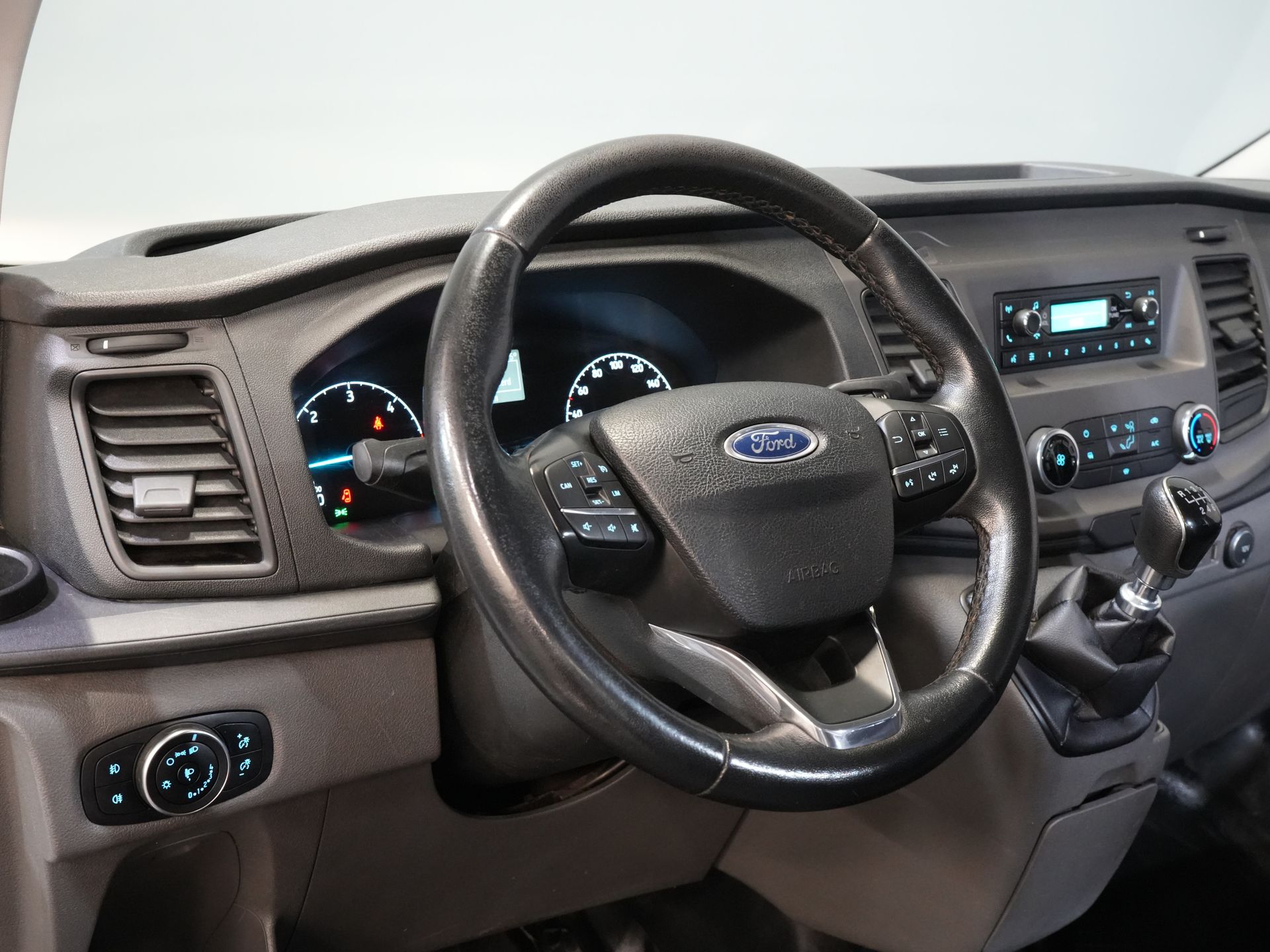 Ford Transit Custom Van 340 2.0 TDCI 130 hp L2 Double Cab DC BPM FREE! 6 Pers./ 2.8t Trekverm./ PDC/ Cruise/ Towbar/ Airco