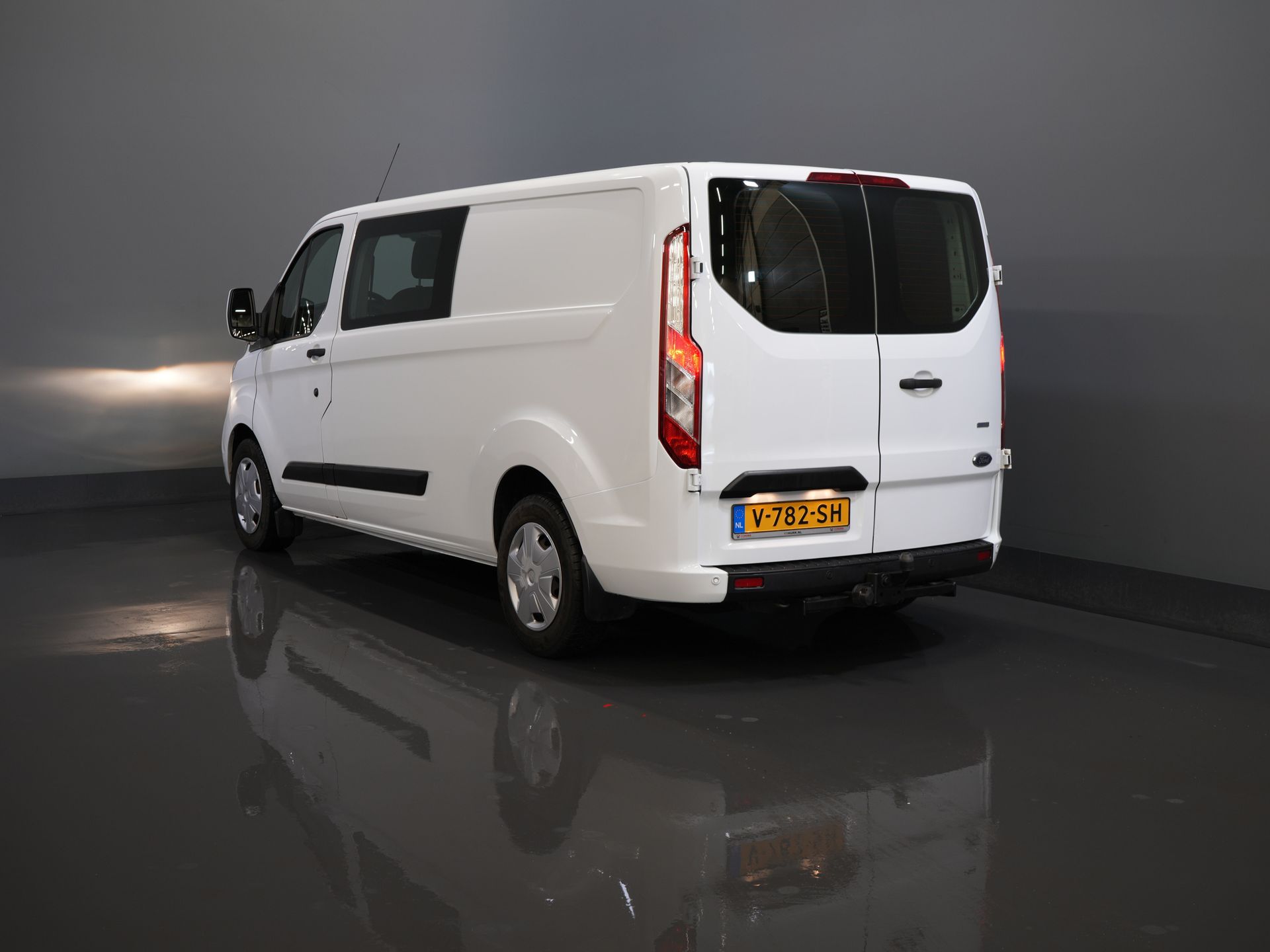 Ford Transit Custom Van 340 2.0 TDCI 130 hp L2 Double Cab DC BPM FREE! 6 Pers./ 2.8t Trekverm./ PDC/ Cruise/ Towbar/ Airco