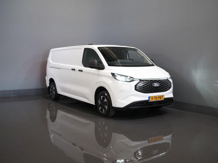 Ford E-Transit Custom Bestelbus L2 330 km WLTP Garantie t/m 2028/ LED/ Snellader/ Standkachel/ Stoelverw./ Stuurverw./ Carplay/ Camera/ PDC/ Climate/ Cruise