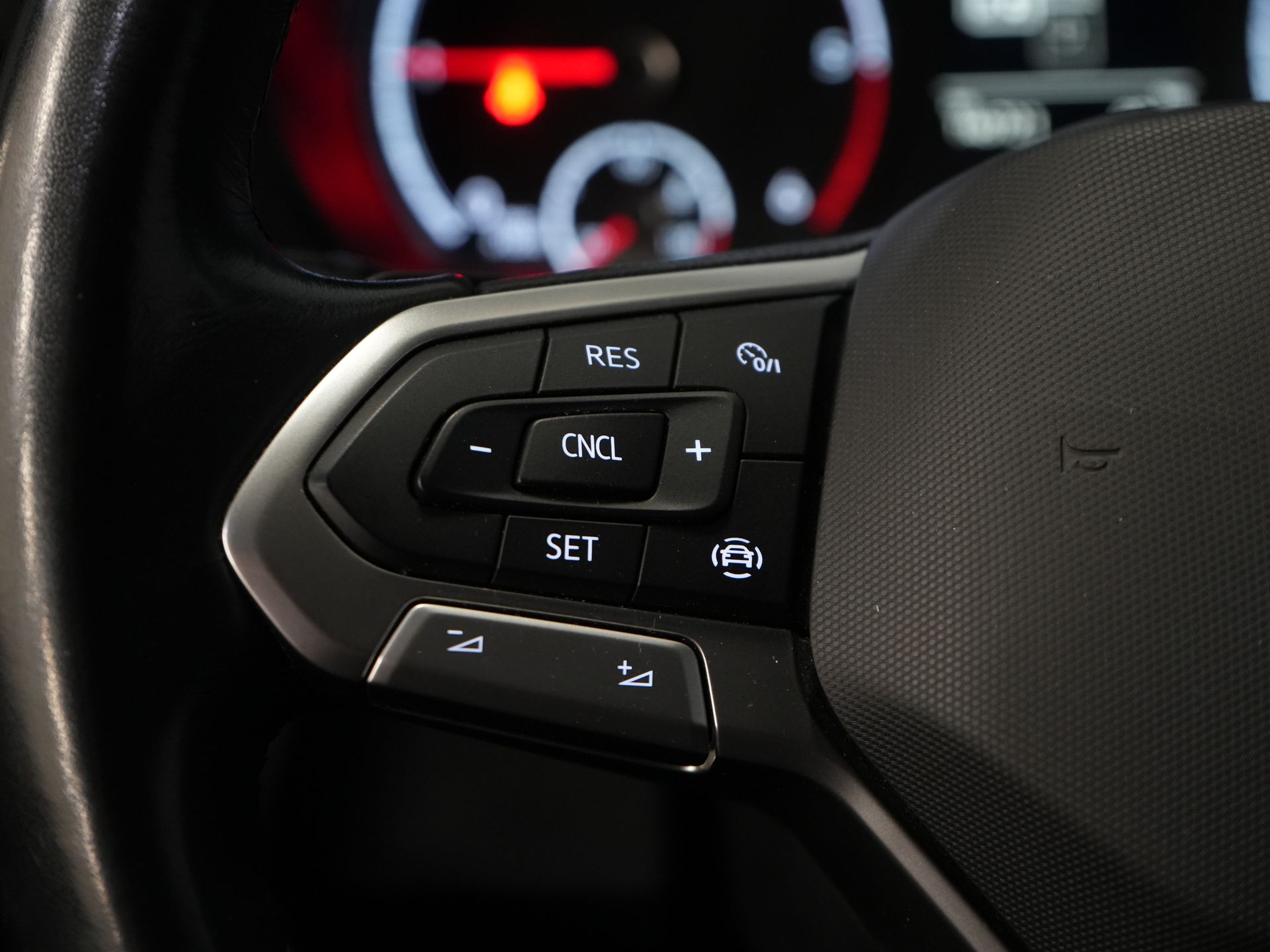 Volkswagen Caddy Cargo Furgone Maxi 2.0 TDI 125 CV DSG Aut. Riscaldamento autonomo/ Gancio di traino rimovibile/ Sedili riscaldabili/ Aria condizionata/ Cruise control/ Telecamera/ PDC