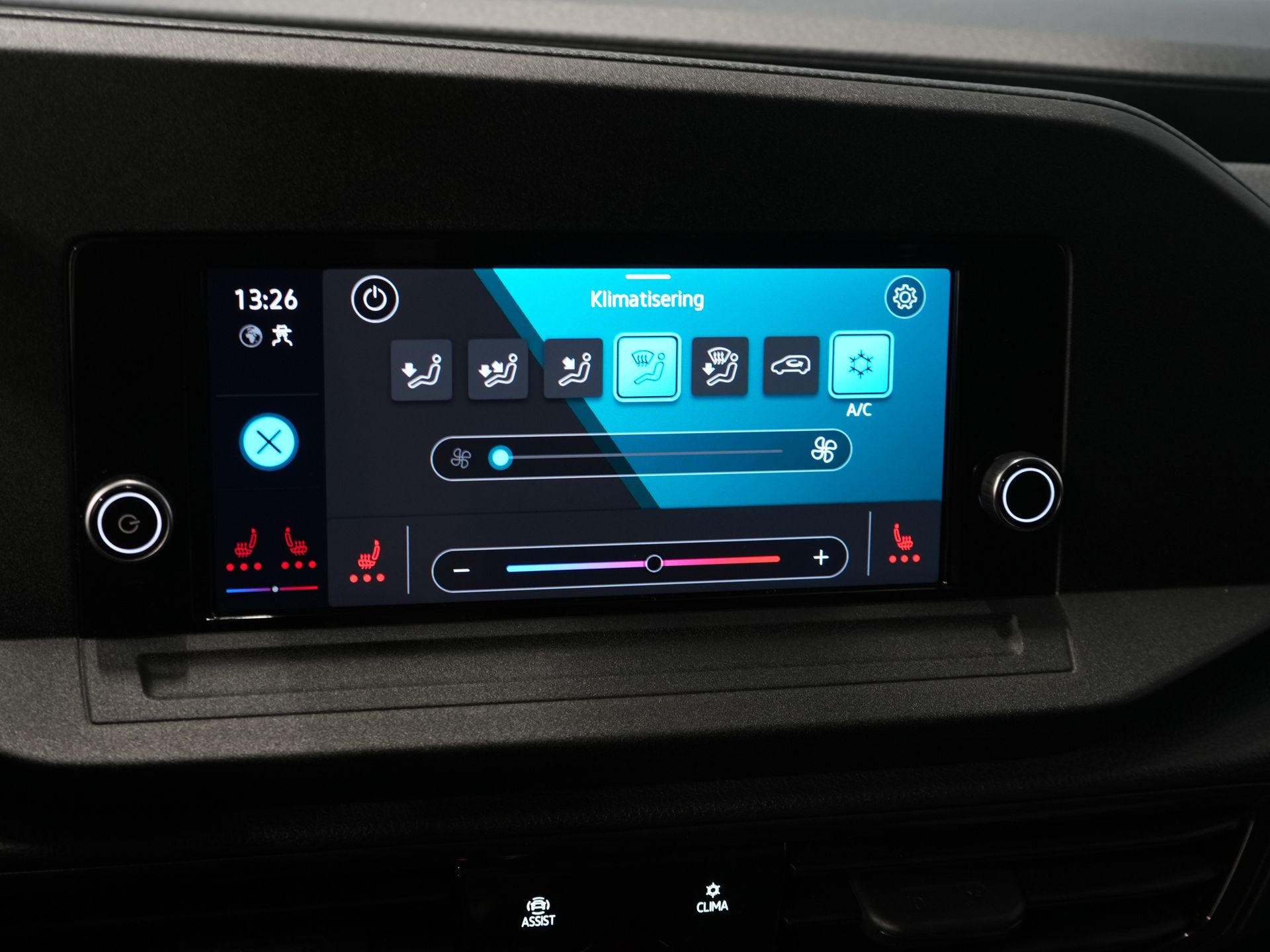 Volkswagen Caddy Cargo Furgone Maxi 2.0 TDI 125 CV DSG Aut. Riscaldamento autonomo/ Gancio di traino rimovibile/ Sedili riscaldabili/ Aria condizionata/ Cruise control/ Telecamera/ PDC