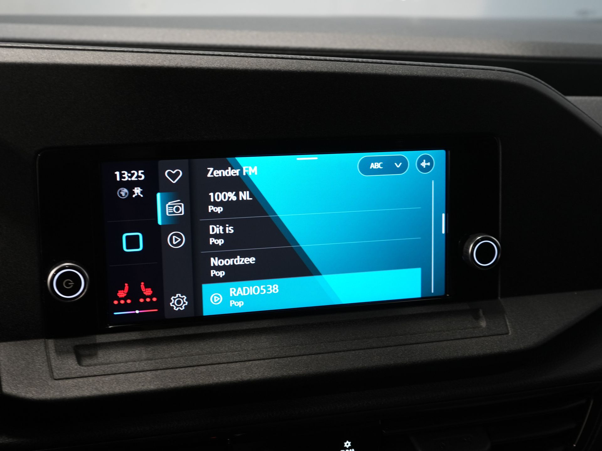 Volkswagen Caddy Cargo Furgone Maxi 2.0 TDI 125 CV DSG Aut. Riscaldamento autonomo/ Gancio di traino rimovibile/ Sedili riscaldabili/ Aria condizionata/ Cruise control/ Telecamera/ PDC