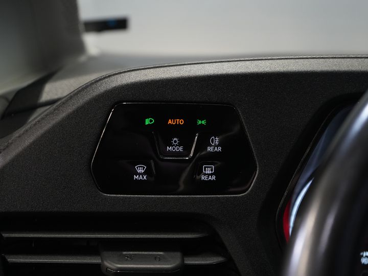 Volkswagen Caddy Cargo Furgone Maxi 2.0 TDI 125 CV DSG Aut. Riscaldamento autonomo/ Gancio di traino rimovibile/ Sedili riscaldabili/ Aria condizionata/ Cruise control/ Telecamera/ PDC