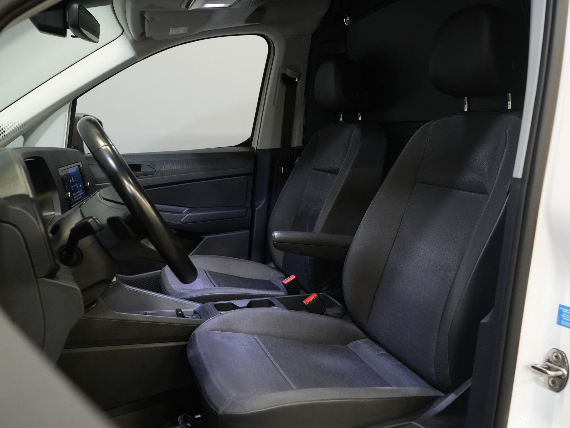 Volkswagen Caddy Cargo Furgone Maxi 2.0 TDI 125 CV DSG Aut. Riscaldamento autonomo/ Gancio di traino rimovibile/ Sedili riscaldabili/ Aria condizionata/ Cruise control/ Telecamera/ PDC