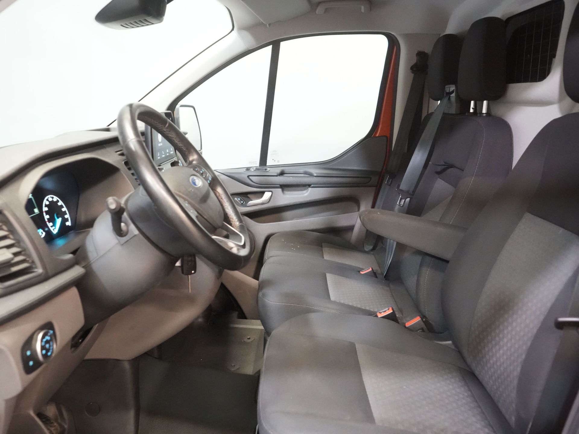 Ford Transit Custom Van 300 2.0 TDCI 130 CV Aut. L2 Limited BPM FREE! Bi-Xenon/ 2 porte scorrevoli/ riscaldamento del cavalletto/ riscaldamento dei sedili/ Carplay/ telecamera/ PDC/ LMV/ Cruis