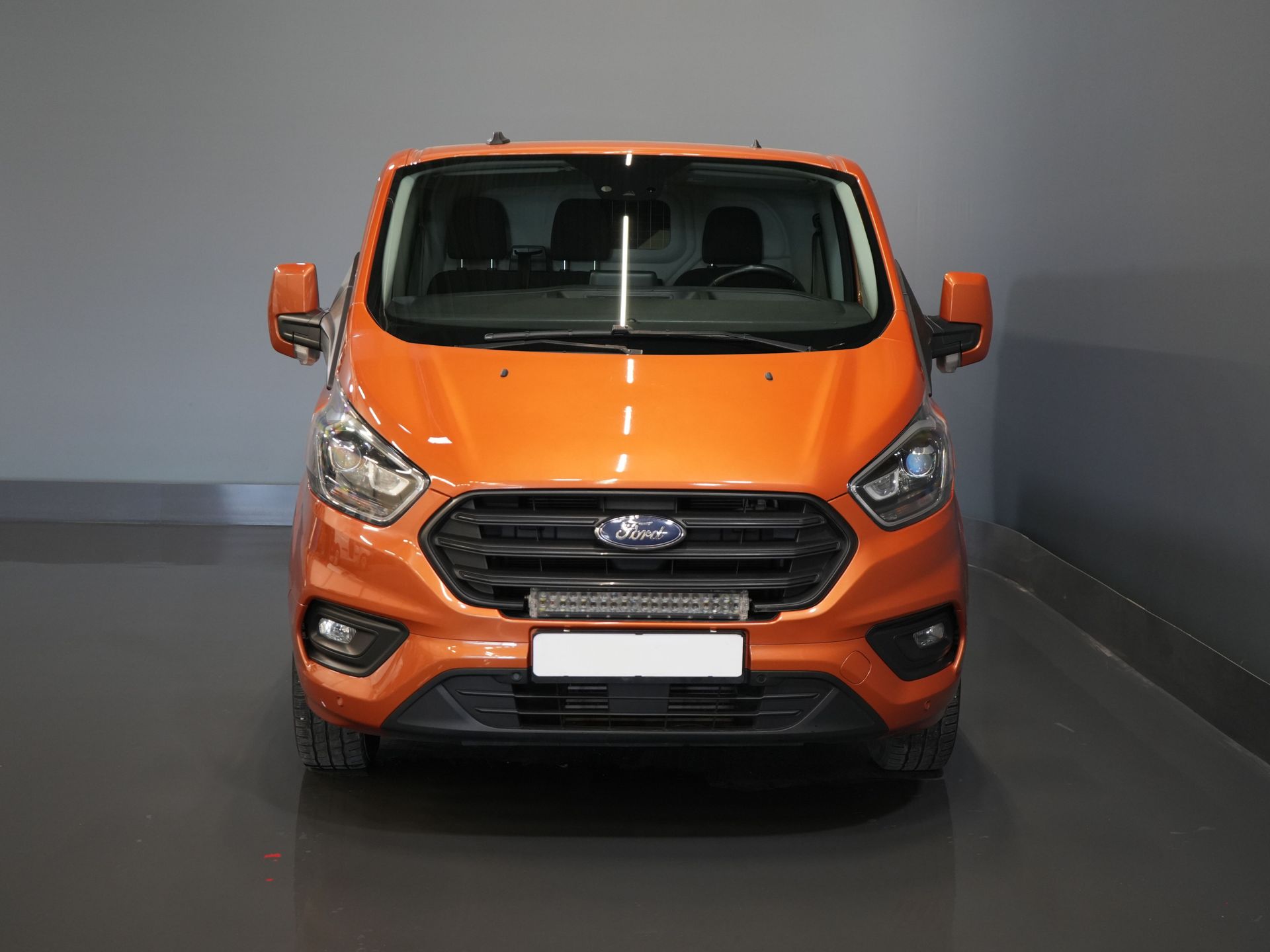 Ford Transit Custom Van 300 2.0 TDCI 130 CV Aut. L2 Limited BPM FREE! Bi-Xenon/ 2 porte scorrevoli/ riscaldamento del cavalletto/ riscaldamento dei sedili/ Carplay/ telecamera/ PDC/ LMV/ Cruis