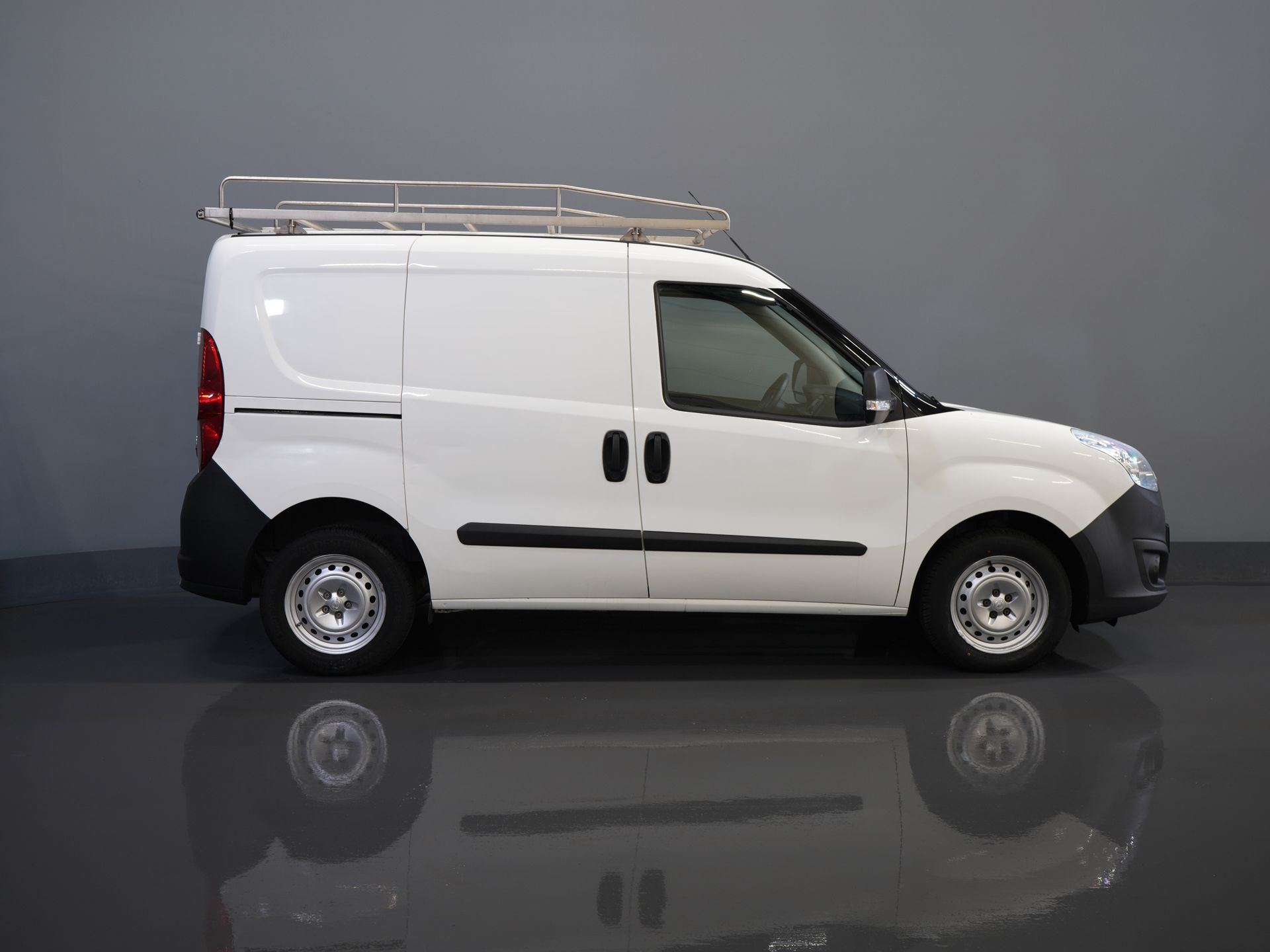 Opel Combo Furgoneta 1.3 CDTi 95 CV EURO6/ NL Auto/ Techo solar/ Aire acondicionado/ Control de crucero/ PDC