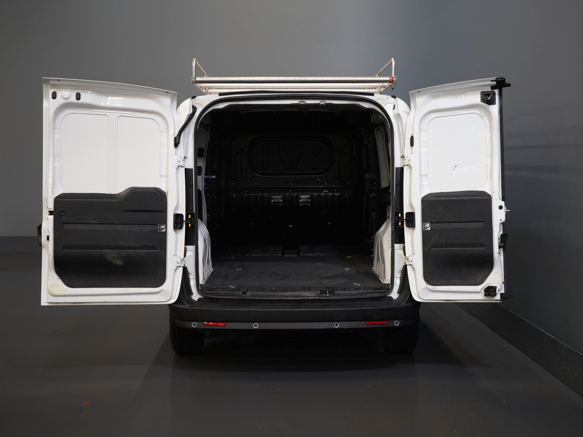 Opel Combo Furgoneta 1.3 CDTi 95 CV EURO6/ NL Auto/ Techo solar/ Aire acondicionado/ Control de crucero/ PDC