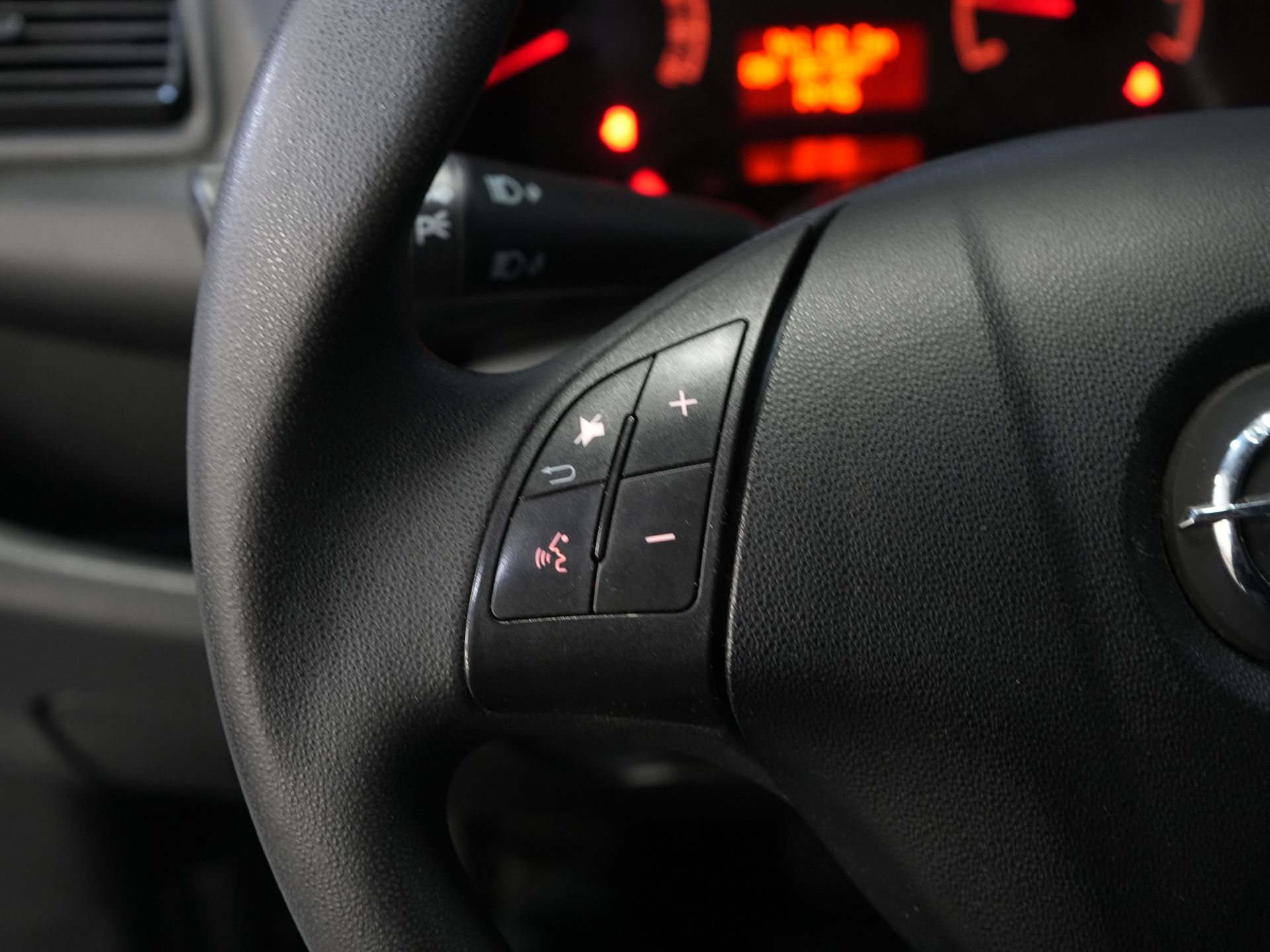 Opel Combo Furgoneta 1.3 CDTi 95 CV EURO6/ NL Auto/ Techo solar/ Aire acondicionado/ Control de crucero/ PDC