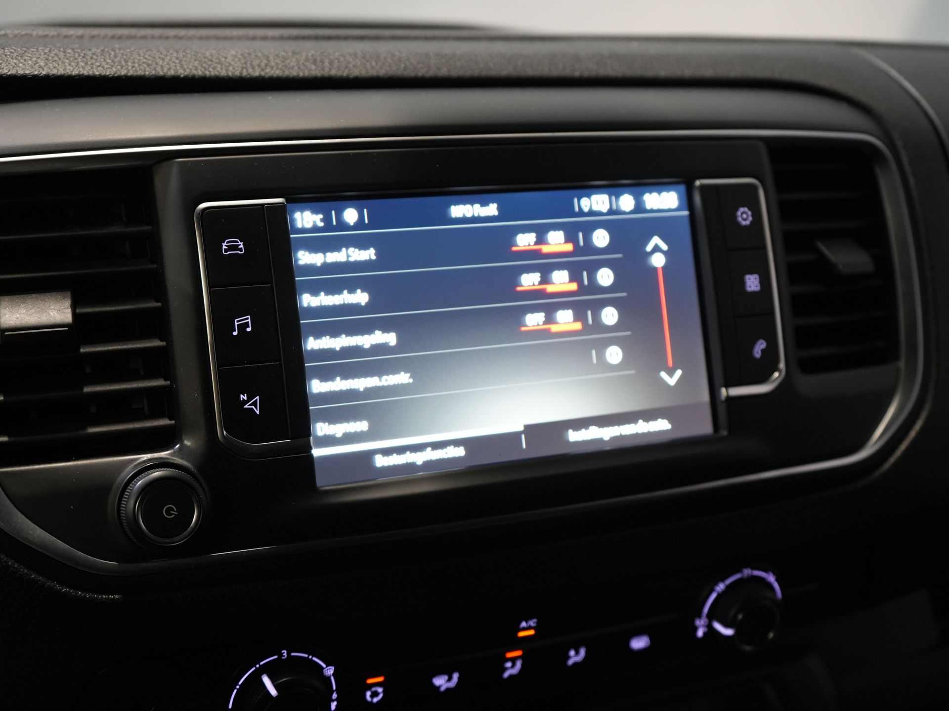 Opel Vivaro Bestelbus 2.0 HDi 145 pk Aut. L2 BPM VRIJ! NL Auto/ Carplay/ Cruise/ Camera/ Navi/ Trekhaak