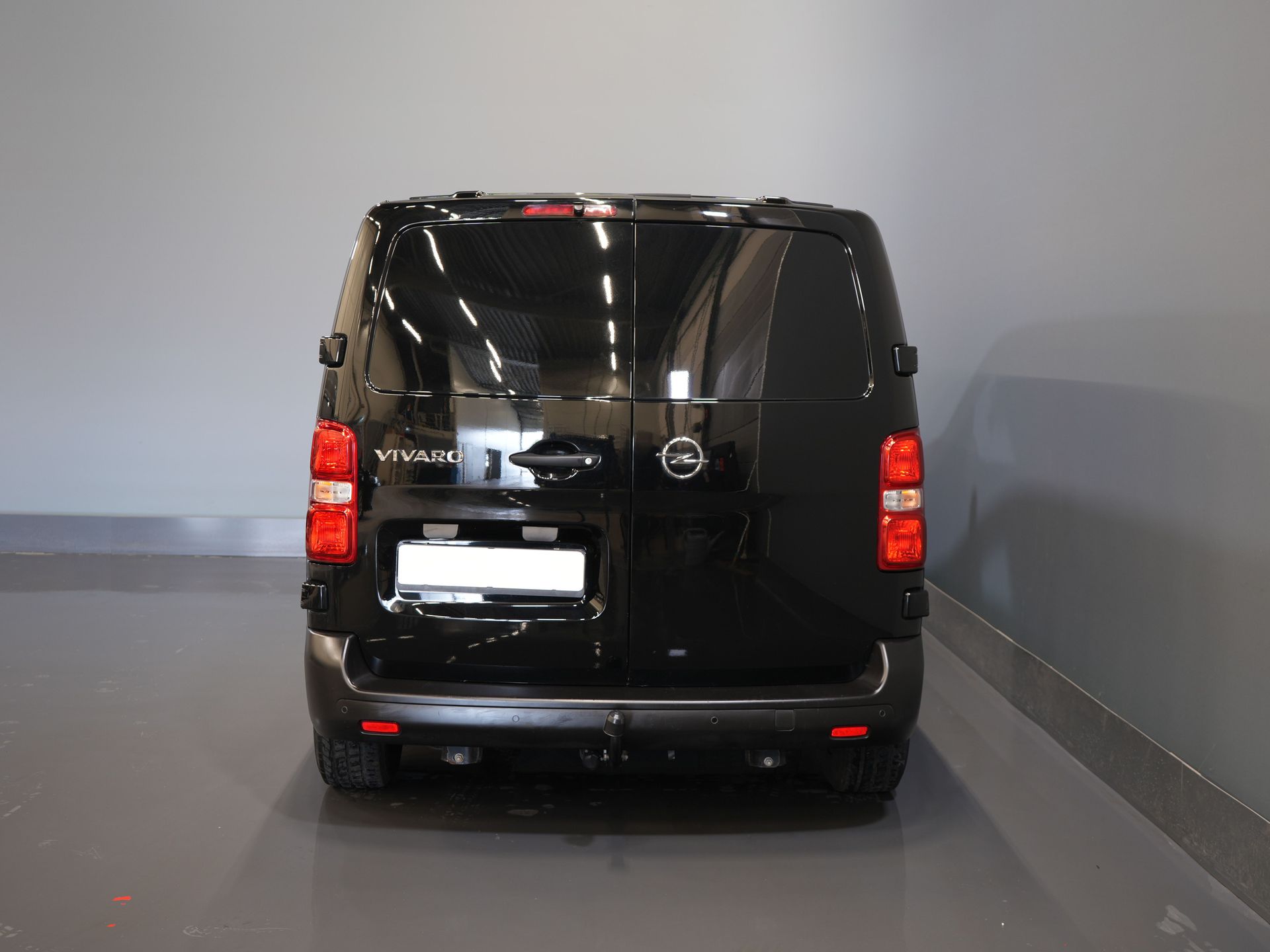 Opel Vivaro Bestelbus 2.0 HDi 145 pk Aut. L2 BPM VRIJ! NL Auto/ Carplay/ Cruise/ Camera/ Navi/ Trekhaak
