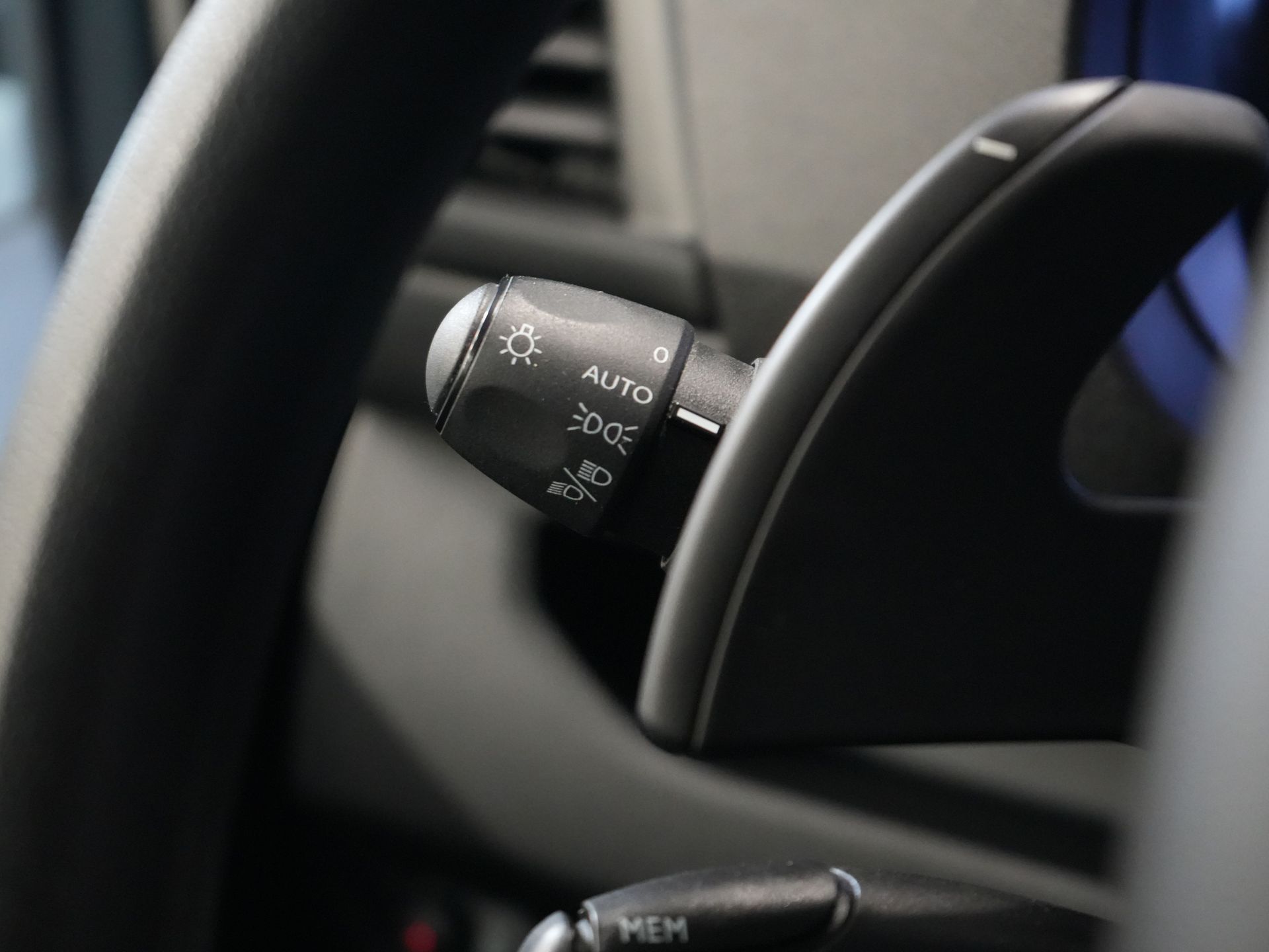 Opel Vivaro Bestelbus 2.0 HDi 145 pk Aut. L2 BPM VRIJ! NL Auto/ Carplay/ Cruise/ Camera/ Navi/ Trekhaak