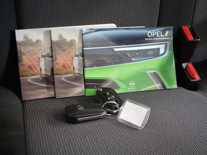 Opel Vivaro Bestelbus 2.0 HDi 145 pk Aut. L2 BPM VRIJ! NL Auto/ Carplay/ Cruise/ Camera/ Navi/ Trekhaak