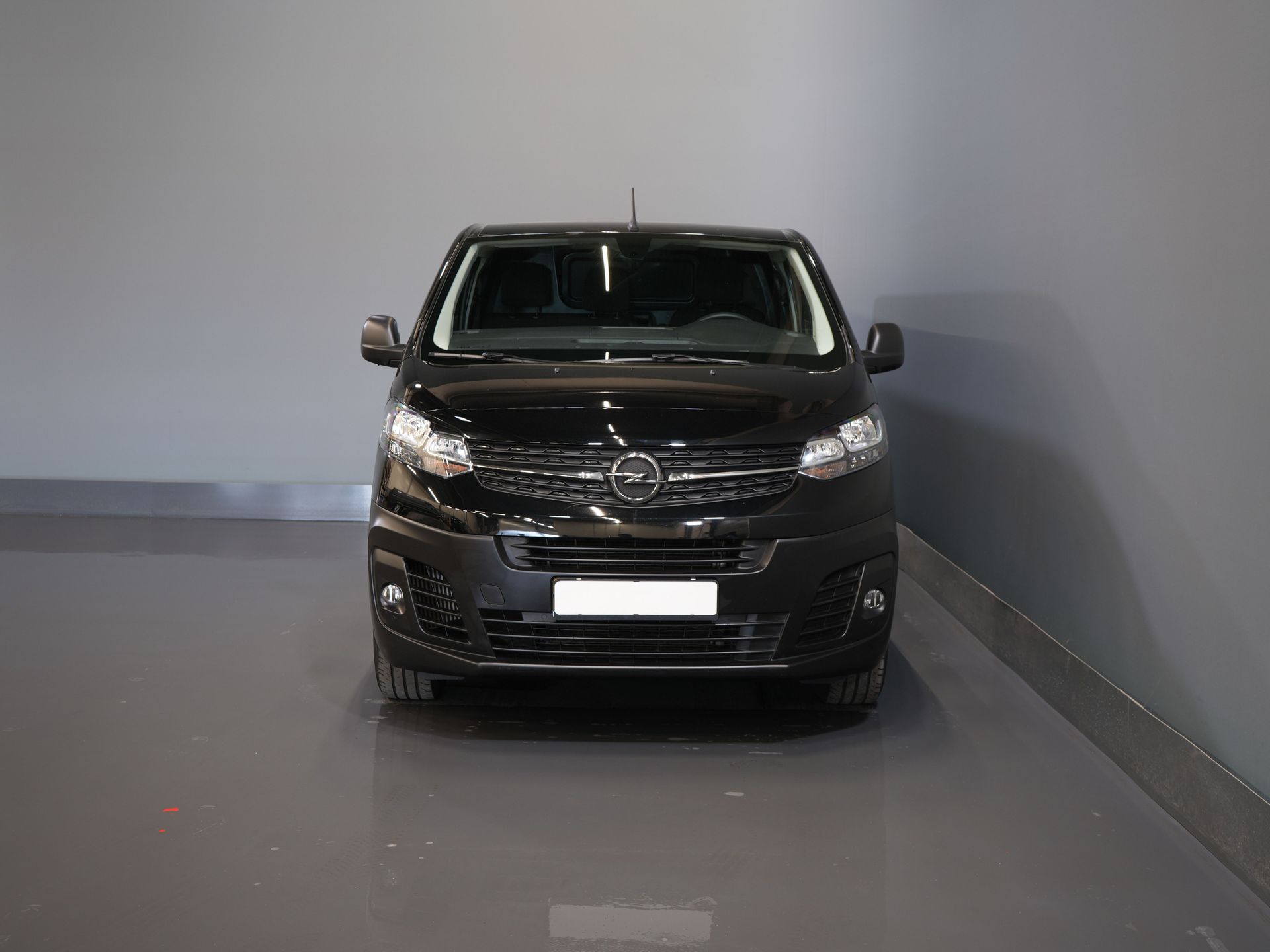Opel Vivaro Bestelbus 2.0 HDi 145 pk Aut. L2 BPM VRIJ! NL Auto/ Carplay/ Cruise/ Camera/ Navi/ Trekhaak