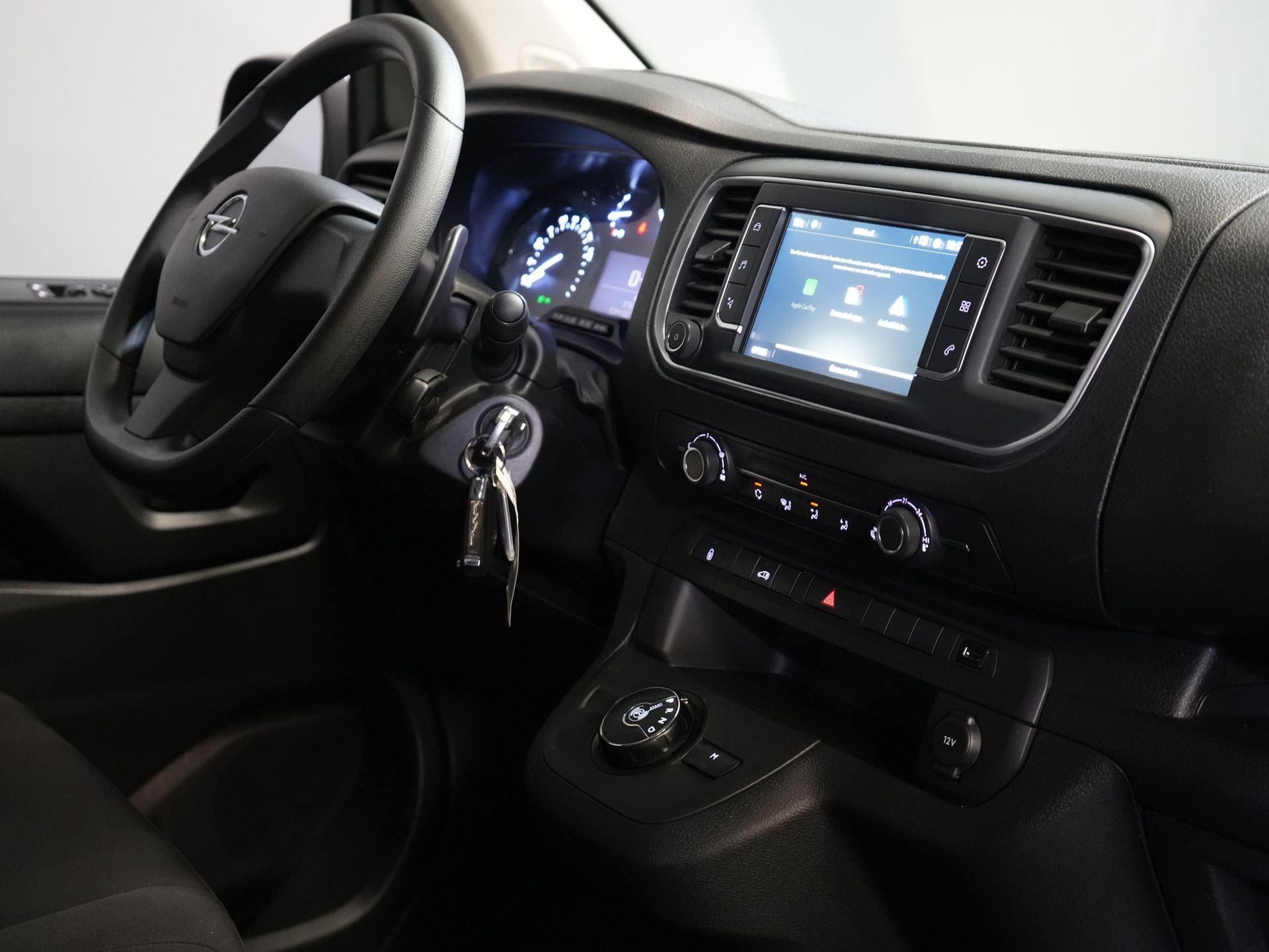 Opel Vivaro Bestelbus 2.0 HDi 145 pk Aut. L2 BPM VRIJ! NL Auto/ Carplay/ Cruise/ Camera/ Navi/ Trekhaak