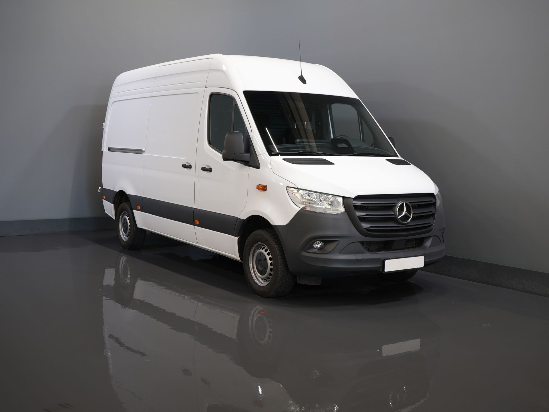 Mercedes-Benz Sprinter Bestelbus 317 CDI Aut. L2H2 BPM VRIJ! Gev.Stoel/ 270 Gr.Deuren/ Stoelverw./ Navi/ Camera/ Cruise/ Airco/ DAB