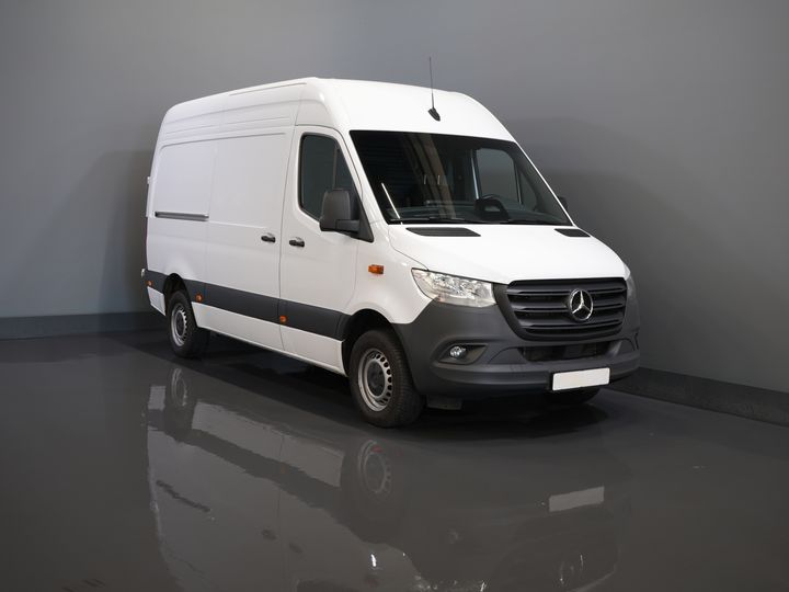 Mercedes-Benz Sprinter Van 317 CDI Aut. L2H2 BPM FREE! Power seat/ 270 Gr. Doors/ Seat heating/ Navi/ Camera/ Cruise/ Airco/ DAB