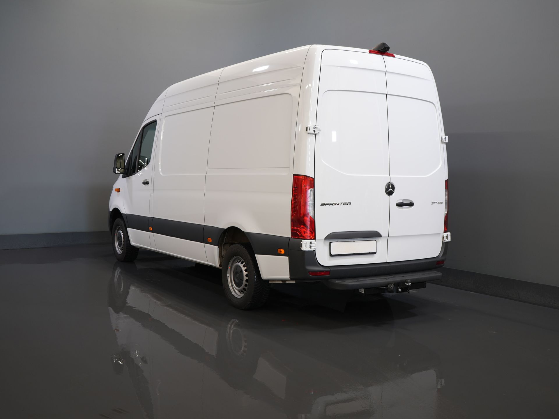 Mercedes-Benz Sprinter Bestelbus 317 CDI Aut. L2H2 BPM VRIJ! Gev.Stoel/ 270 Gr.Deuren/ Stoelverw./ Navi/ Camera/ Cruise/ Airco/ DAB