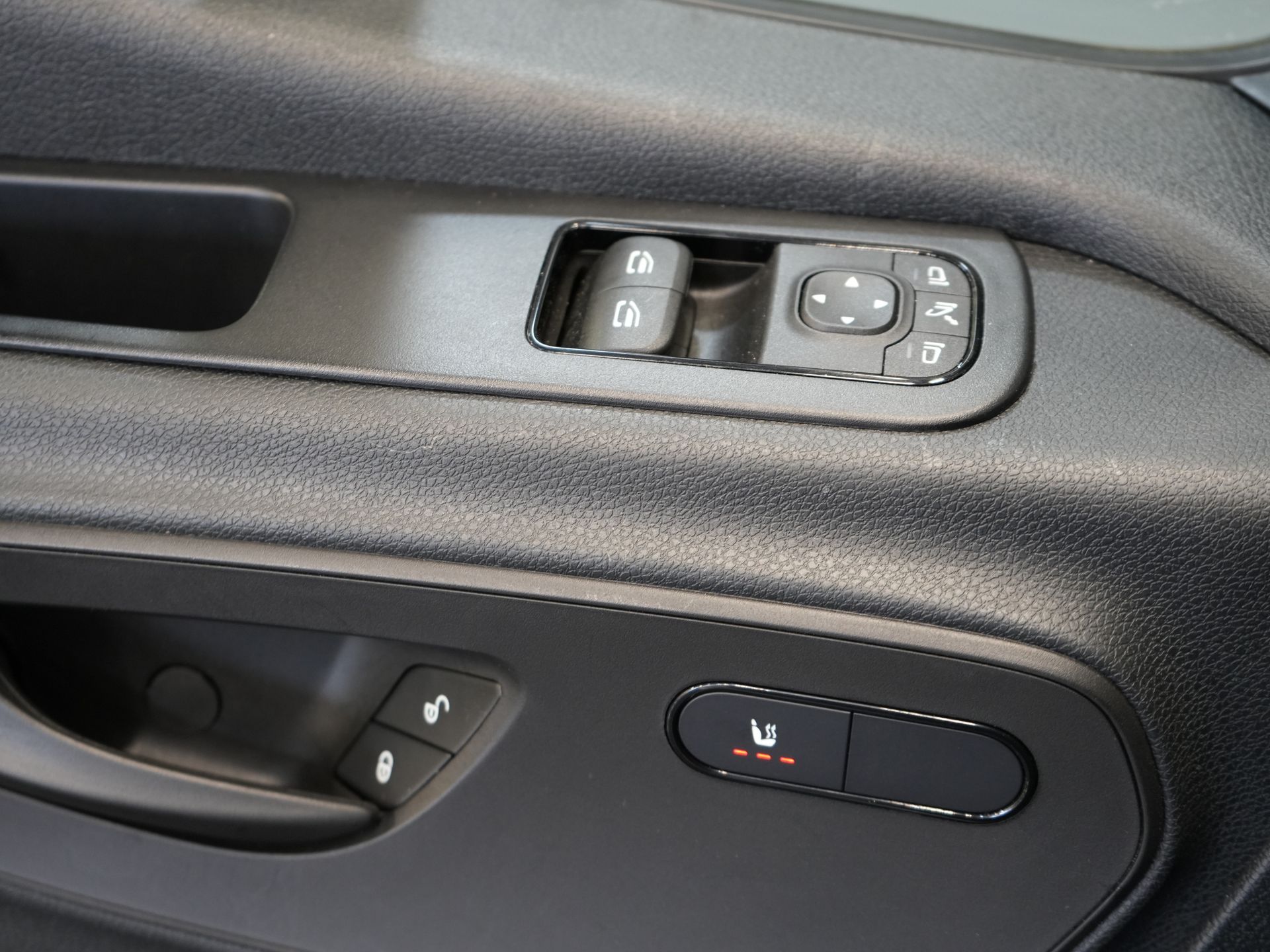 Mercedes-Benz Sprinter Bestelbus 317 CDI Aut. L2H2 BPM VRIJ! Gev.Stoel/ 270 Gr.Deuren/ Stoelverw./ Navi/ Camera/ Cruise/ Airco/ DAB