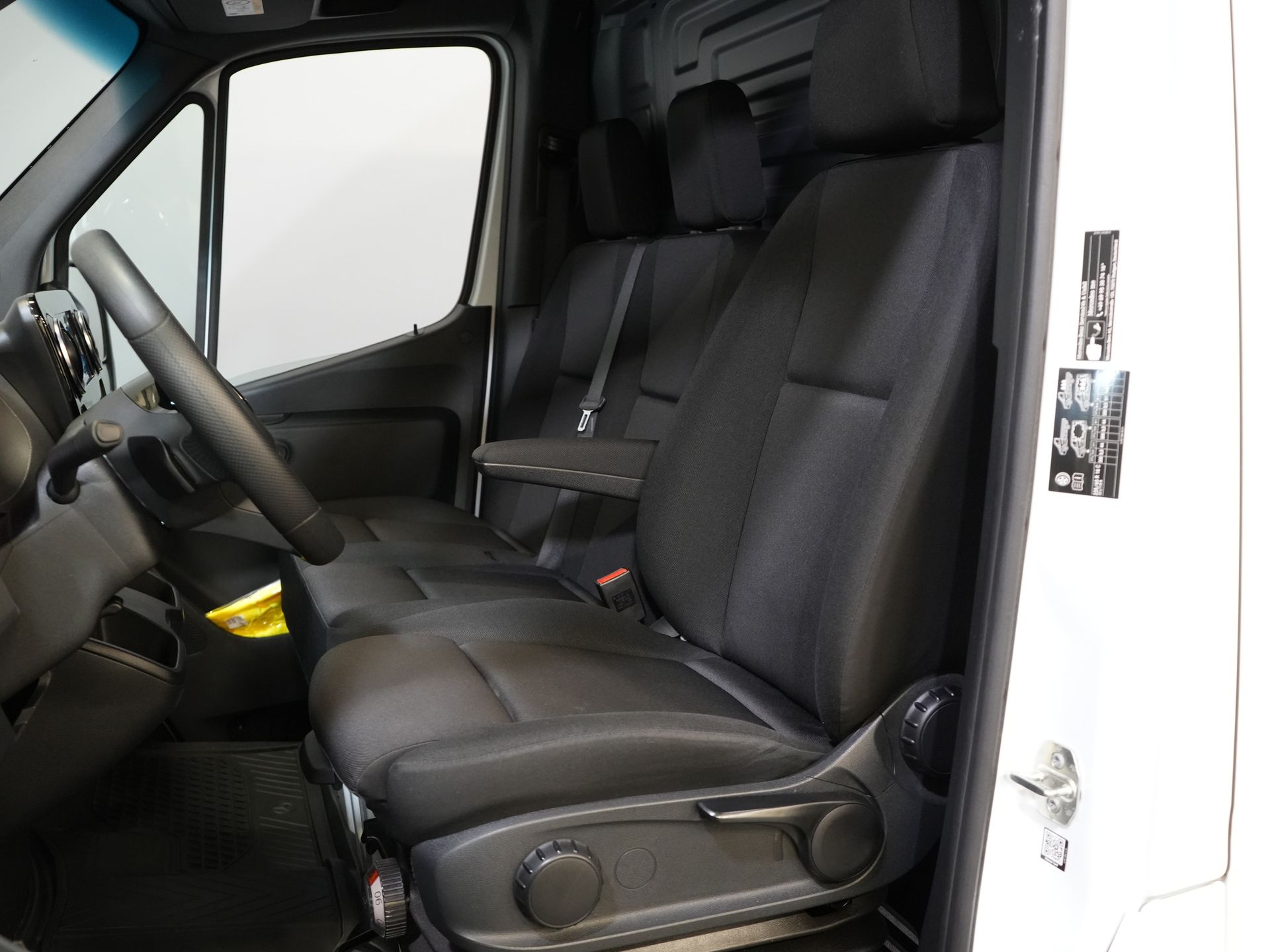 Mercedes-Benz Sprinter Van 317 Aut. L2H2 BPM ¡GRATIS! 3.5t Towbar/ LED/ 270 Gr.Doors/ Gev.Stoel/ Stoelverw./ Navi/ Camera/ PDC/ Carpenter/ Cruise