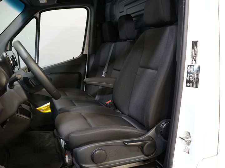Mercedes-Benz Sprinter Van 317 Aut. L2H2 BPM ¡GRATIS! 3.5t Towbar/ LED/ 270 Gr.Doors/ Gev.Stoel/ Stoelverw./ Navi/ Camera/ PDC/ Carpenter/ Cruise