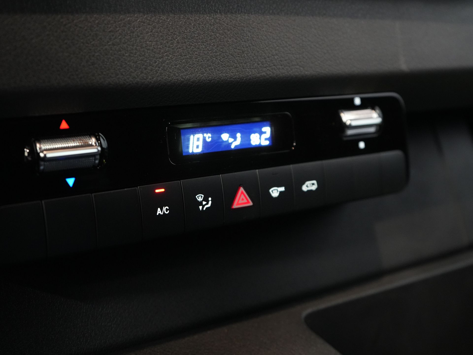 Mercedes-Benz Sprinter Furgon 317 Aut. L2H2 Bez podatku BPM! LED/ Podgrzewane fotele/ Nawigacja/ Kamera/ Wykończenie drewniane/ Tempomat