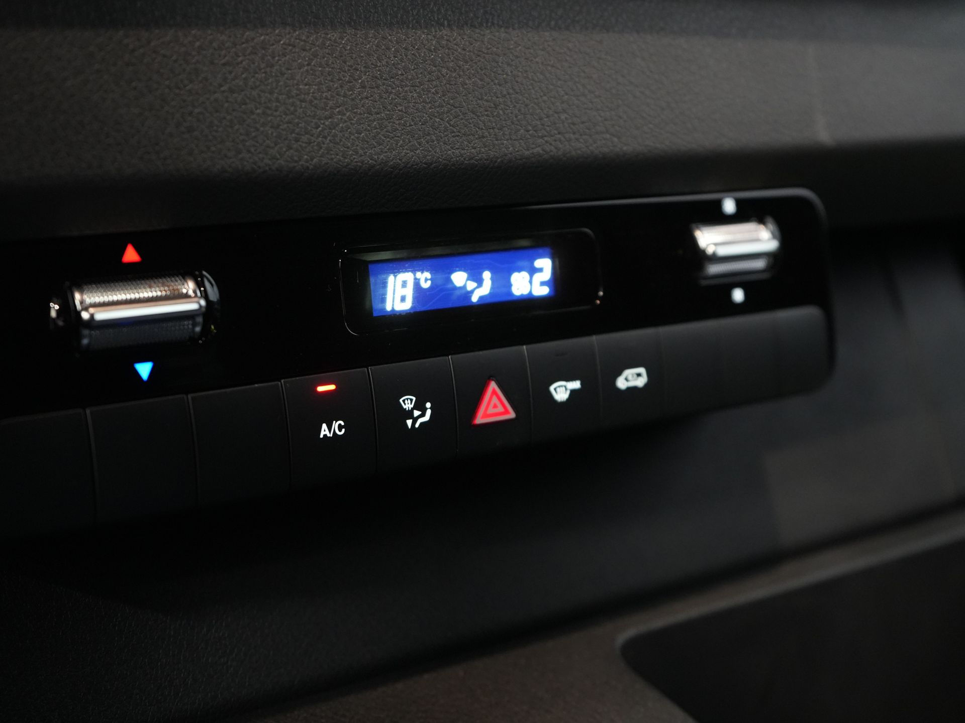 Mercedes-Benz Sprinter Van 317 Aut. L2H2 BPM ¡GRATIS! 3.5t Towbar/ LED/ 270 Gr.Doors/ Gev.Stoel/ Stoelverw./ Navi/ Camera/ PDC/ Carpenter/ Cruise