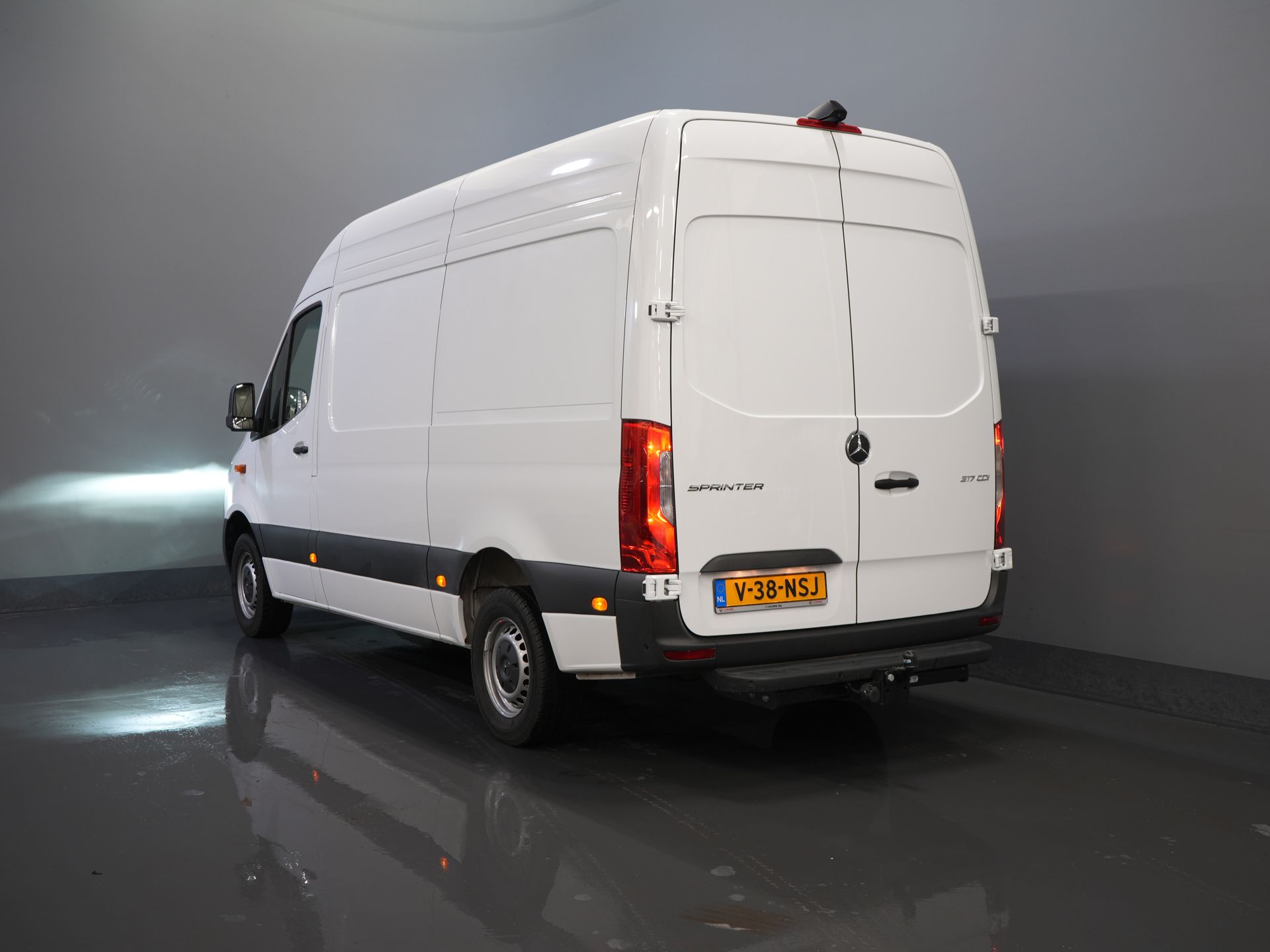 Mercedes-Benz Sprinter Van 317 Aut. L2H2 BPM ¡GRATIS! 3.5t Towbar/ LED/ 270 Gr.Doors/ Gev.Stoel/ Stoelverw./ Navi/ Camera/ PDC/ Carpenter/ Cruise