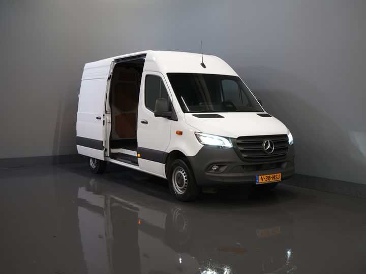 Mercedes-Benz Sprinter Van 317 Aut. L2H2 BPM ¡GRATIS! 3.5t Towbar/ LED/ 270 Gr.Doors/ Gev.Stoel/ Stoelverw./ Navi/ Camera/ PDC/ Carpenter/ Cruise
