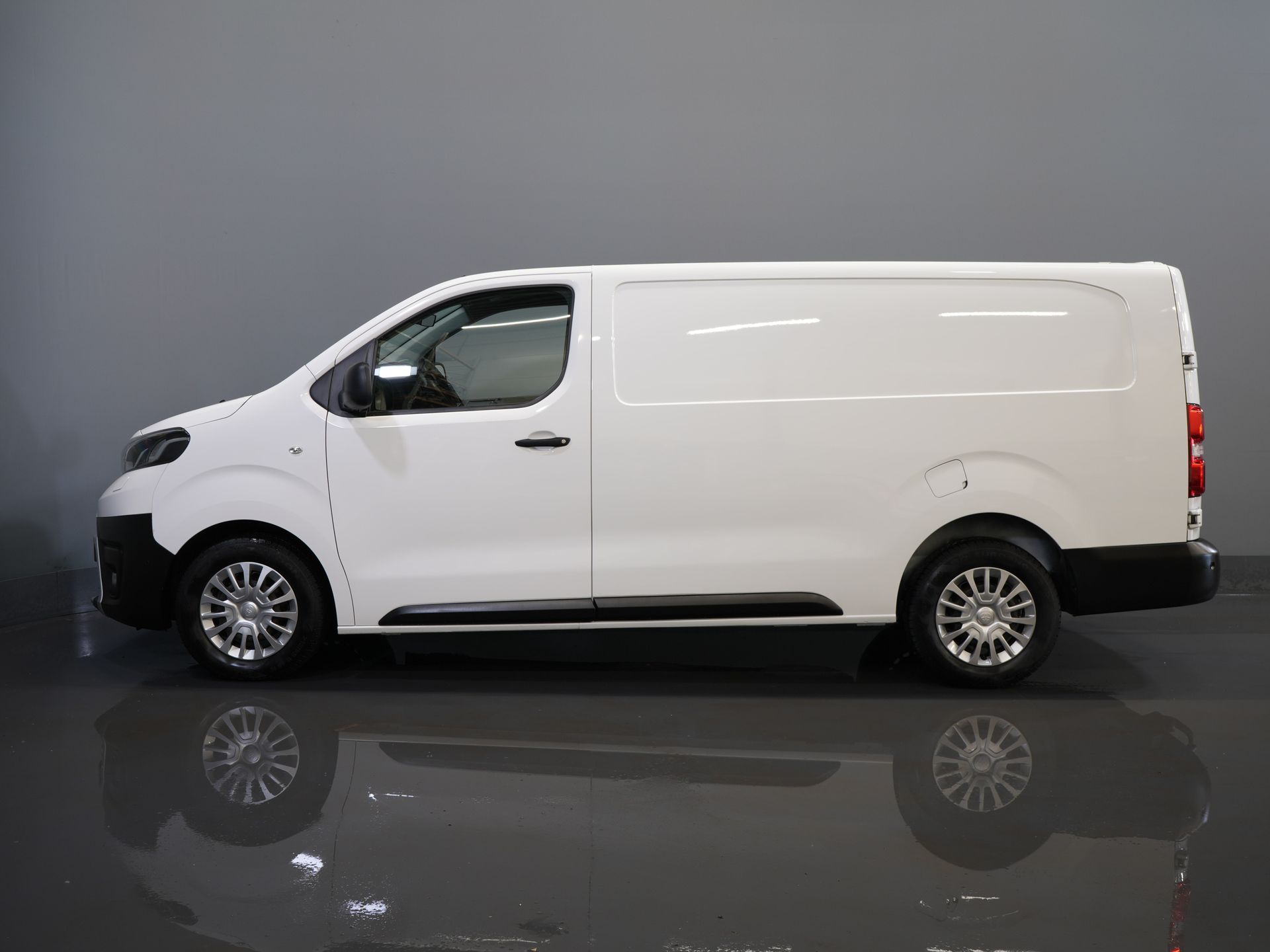 Toyota ProAce Worker Van 2.0 145 к.с. L3 Підігрів підставки/ Підігрів сидінь/ Carplay/ Камера/ PDC/ Круїз/ Фаркоп/ Кондиціонер